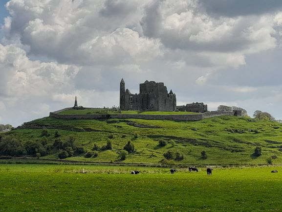 Famous Ireland Landmarks: 101 of The Greatest Attractions - 61-80 Happy Irish Wanderers