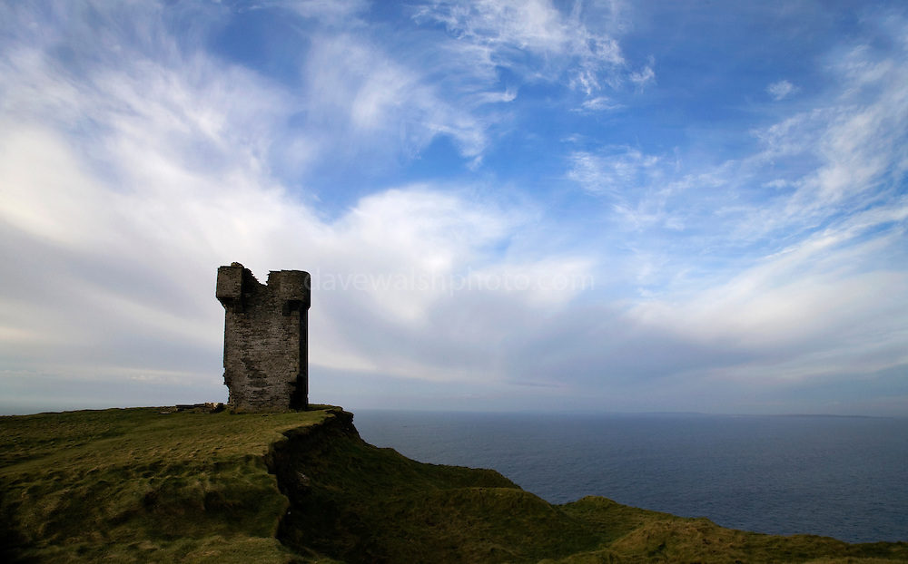 Famous Ireland Landmarks: 101 of The Greatest Attractions - 1-20 Happy Irish Wanderers