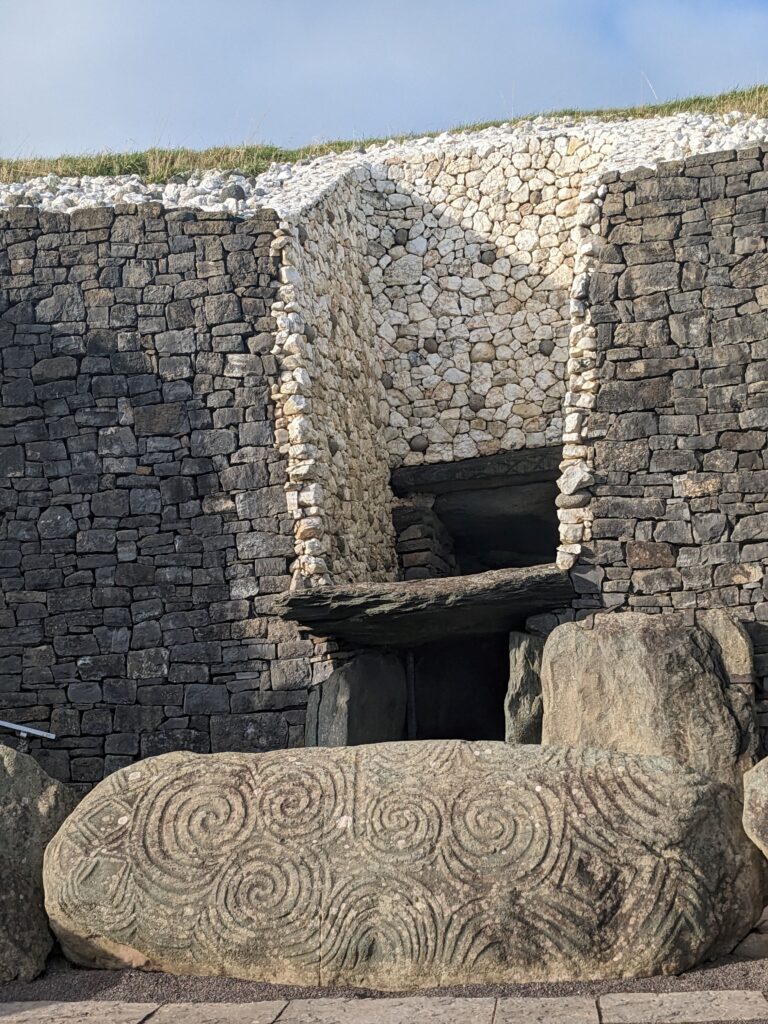 Famous Ireland Landmarks: 101 of The Greatest Attractions Happy Irish Wanderers New Grange