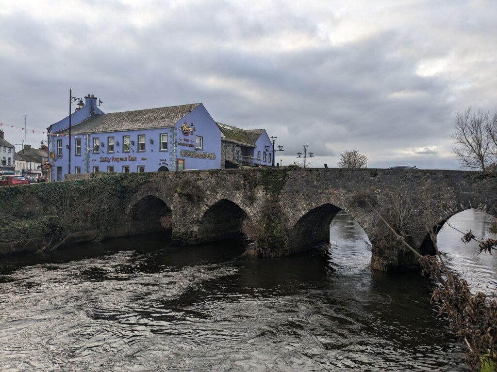 Famous Ireland Landmarks: 101 of The Greatest Attractions - 41-60 Happy Irish Wanderers