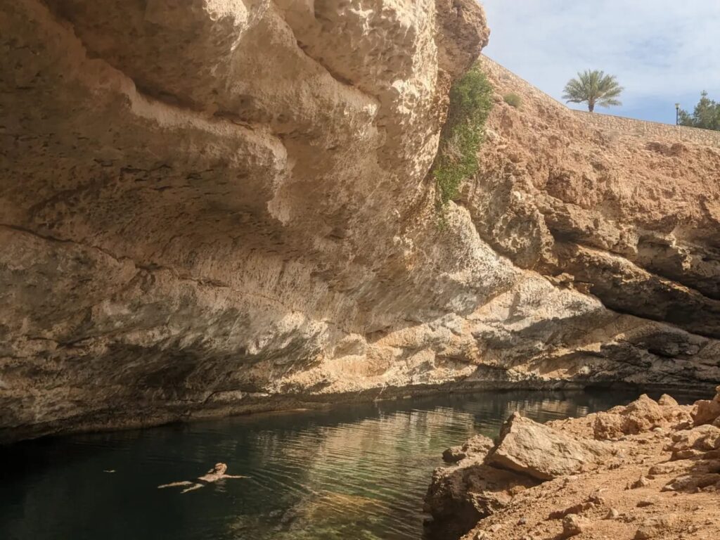 Bimmah Sinkhole Oman travel - 8 free things to do. Happy Irish Wanderers