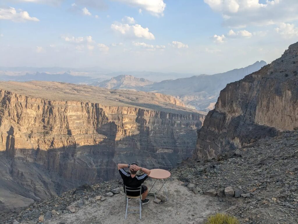 Oman travel - 8 free things to do. Happy Irish Wanderers Jabal Shams Oman The Balcony Walk