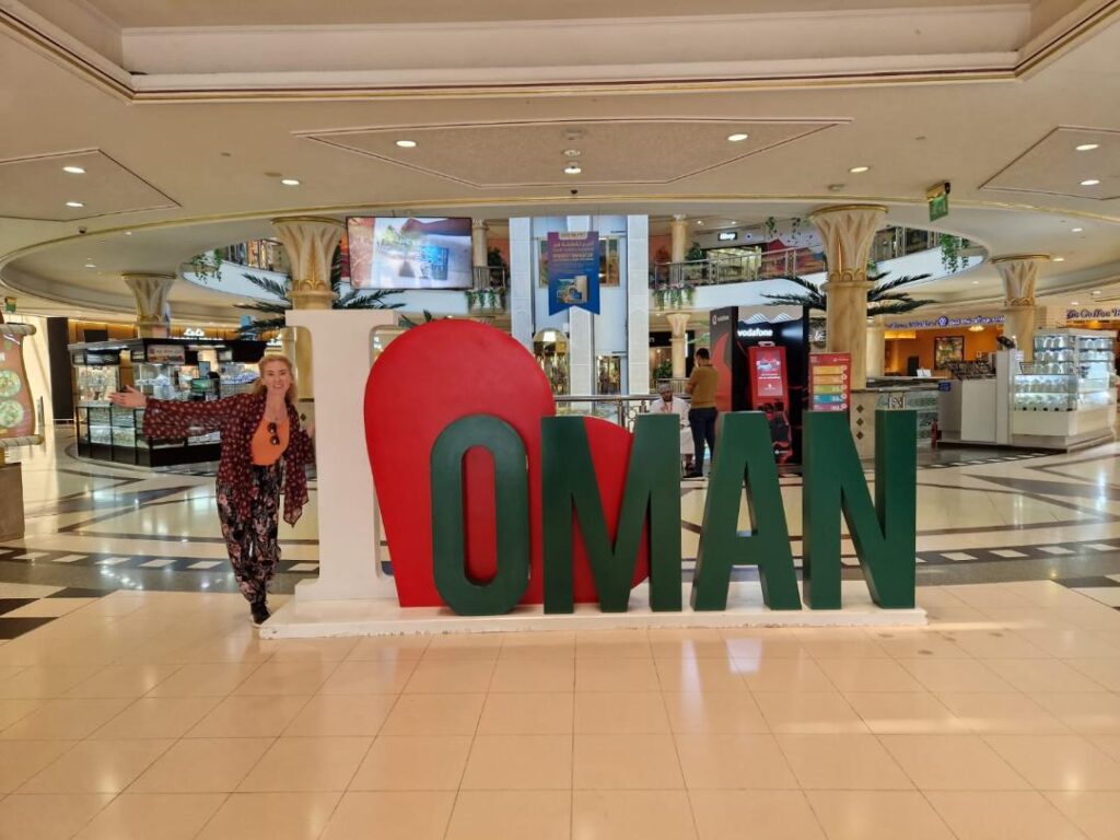 I love Oman sign Oman travel - 8 free things to do. Happy Irish Wanderers 