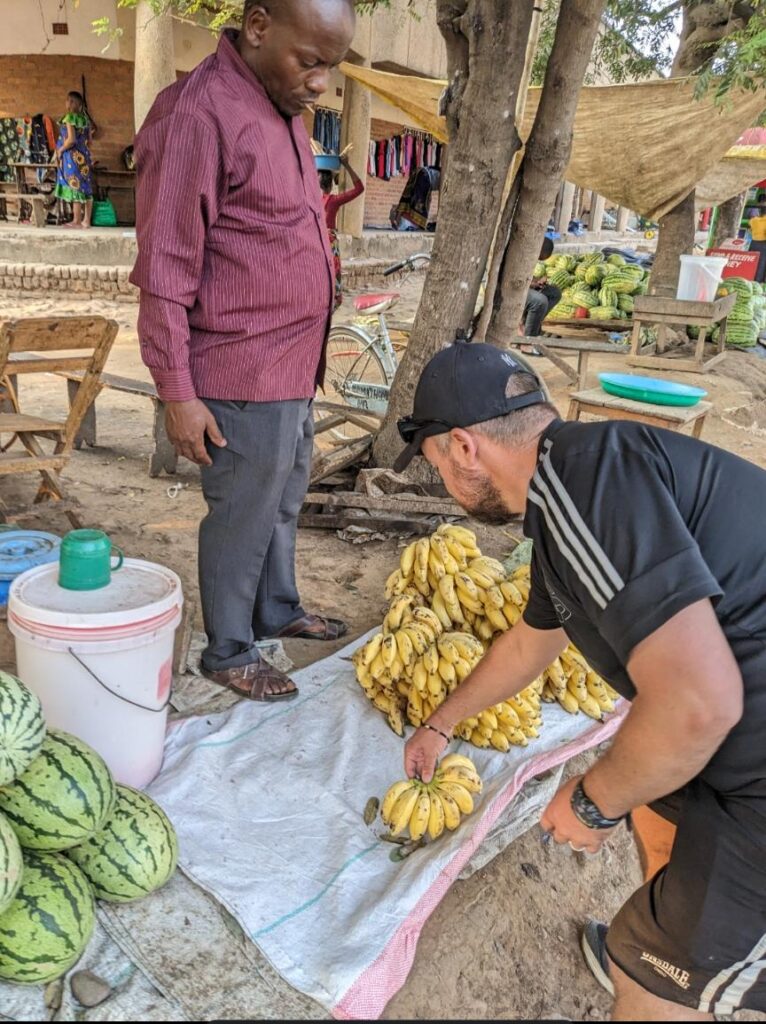 Discover Malawi - Buying local food such as fruit is very cheap - Happy Irish Wanderers