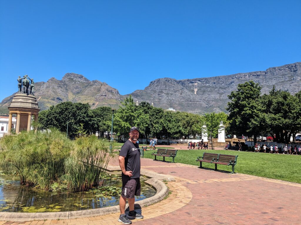 View of table Mountain from The Company Garden in Cape Town - Happy Irish Wanderers