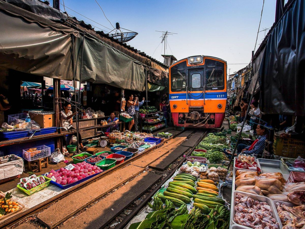 Maeklong Railway Market - The Best way get there?