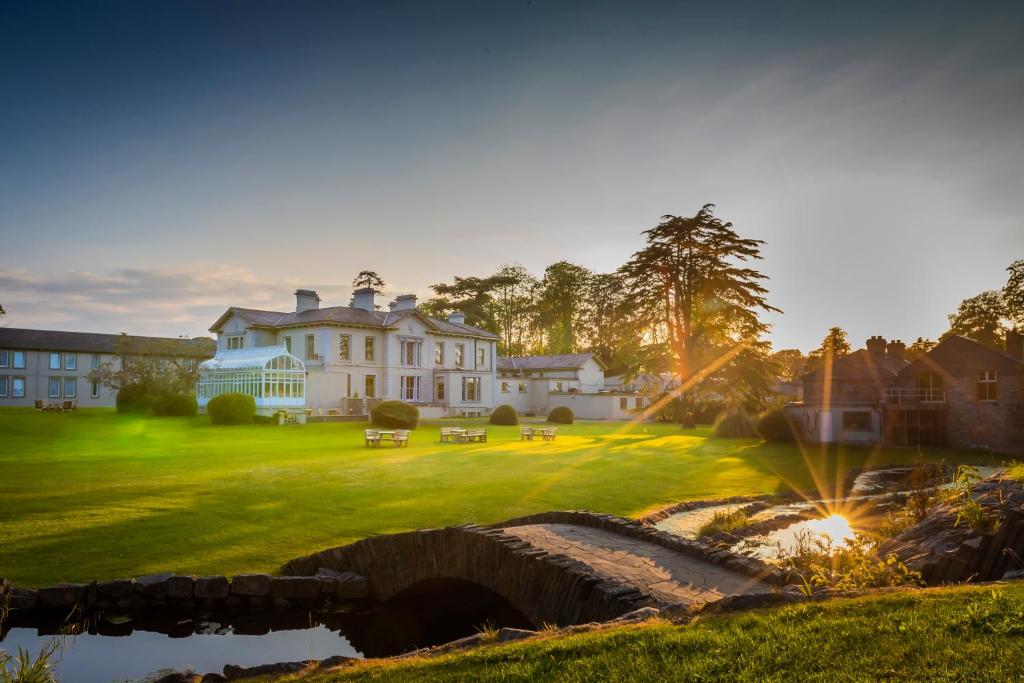 Boyne Valley Hotel Newgrange hotels Happy Irish Wanderers