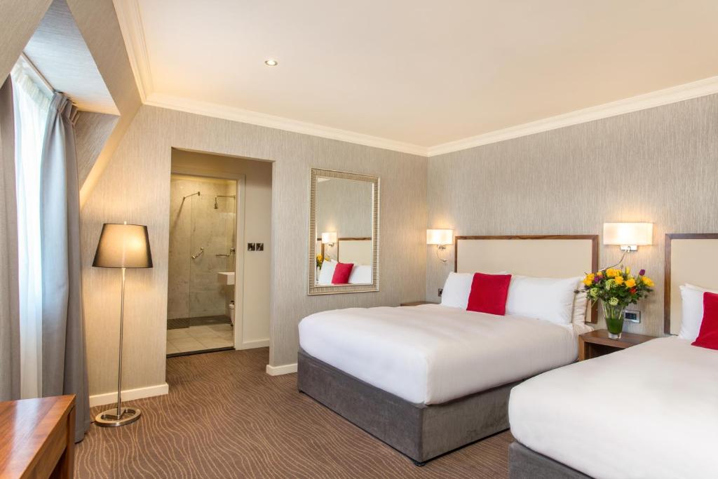 Eyre square hotel hotels in Galway Happy Irish Wanderers