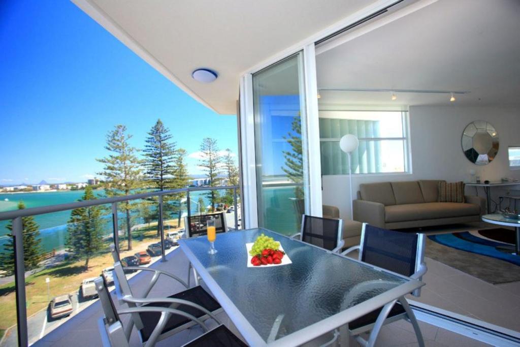 Rumba beach resort  Sunshine coast accommodation Happy Irish Wanderers