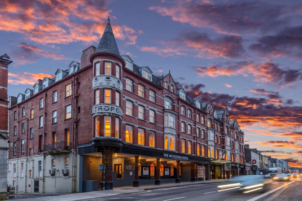 The Metropole Cork Hotel Happy Irish Wanderers