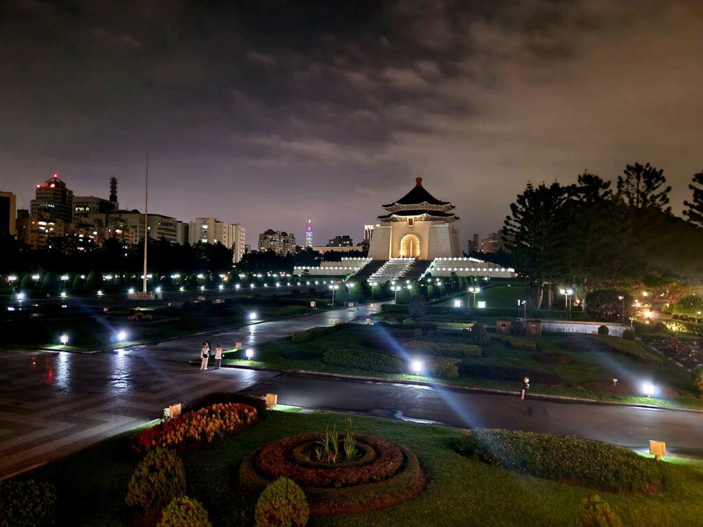 National Palace Museum Taiwan Holiday Happy Irish Wanderers