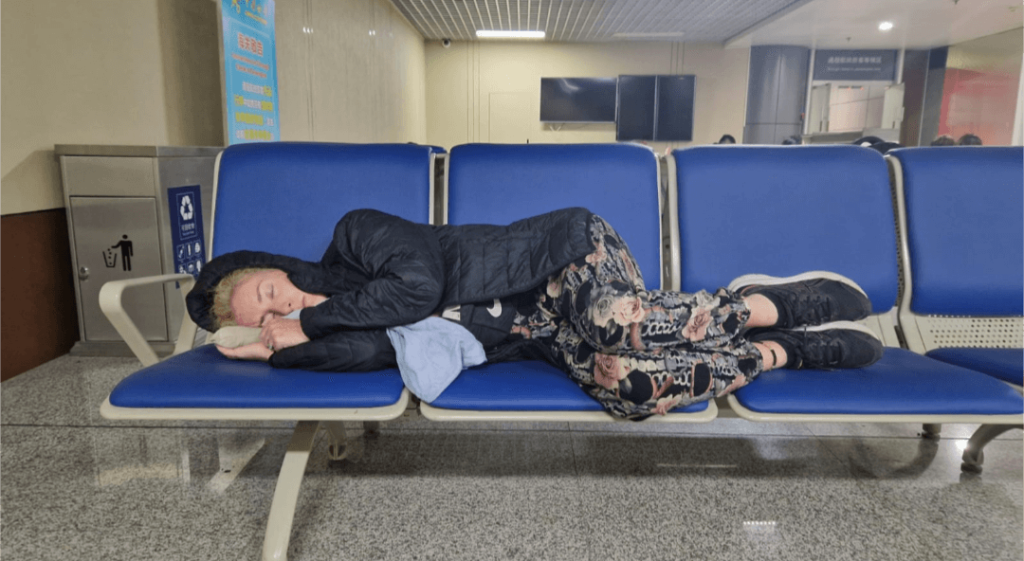 Sleeping at the airport - How travel affects mental health 