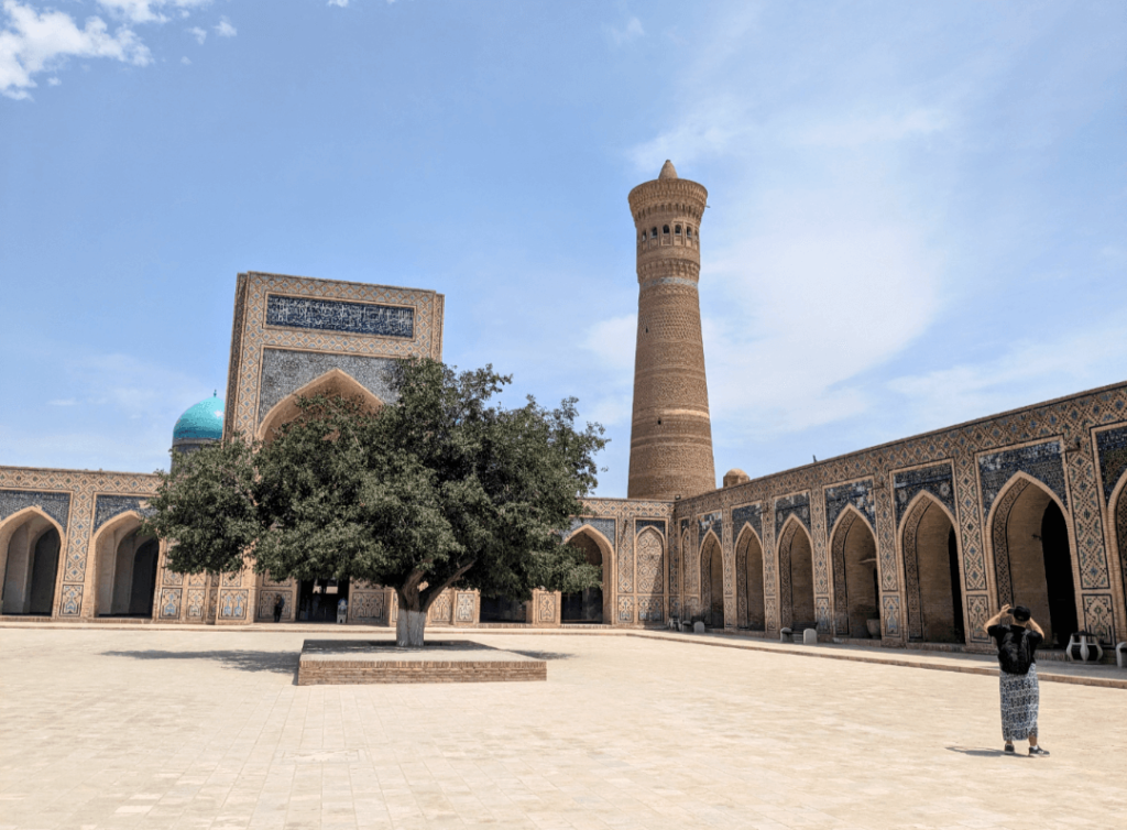 Uzbekistan-holiday-happy-irish-wanderers-Bukhara-Old-town-1