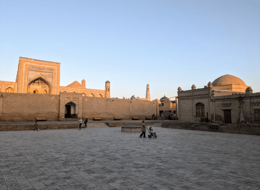 Uzbekistan-holiday-happy-irish-wanderers-Khiva-Old-town-1