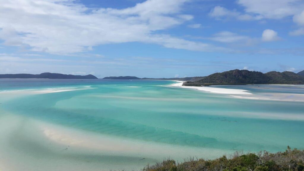 Most Beautiful places in the world Whitehaven bay in Airlie Beach Happy Irish Wanderers