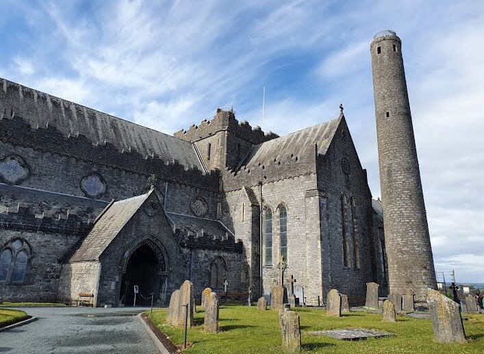 Best attractions in Kilkenny - View of St Canice's Cathedral and round tower in Kilkenny