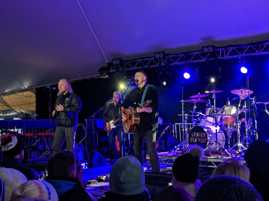 Happy Irish Wanderers catch an intimate gig in Limerick's Dolan's Warehouse with Damien Dempsey -  Best things to do in Limerick