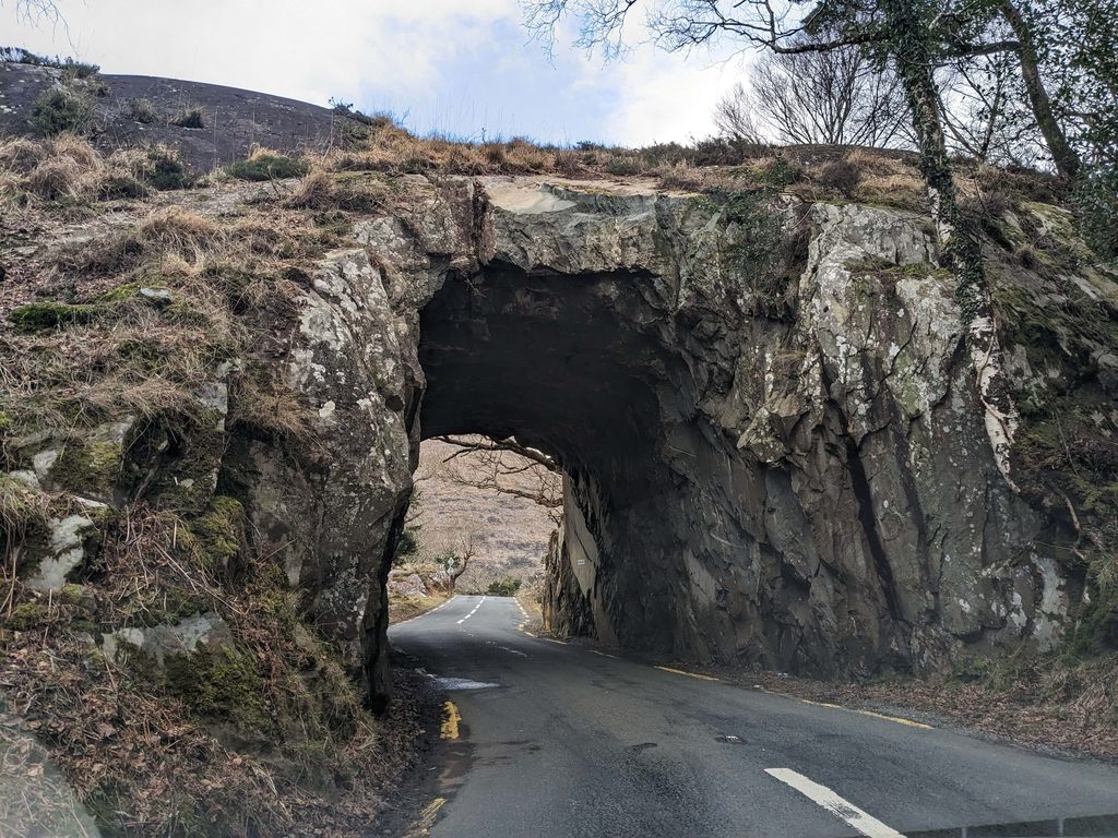 Narrow roads in County Kerry - Killarney itinerary